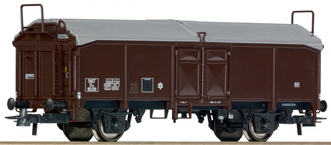 Sliding roof car<br /><a href='images/pictures/Roco/66854.jpg' target='_blank'>Full size image</a>